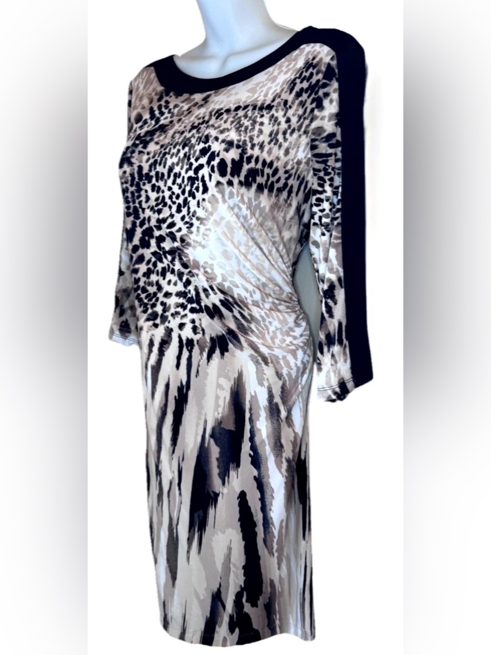 🐆CHICO’S🐆 LEOPARD PRINT JERSEY KNIT RUCHED SIDE 3/4 SLEEVE SHEATH DRESS